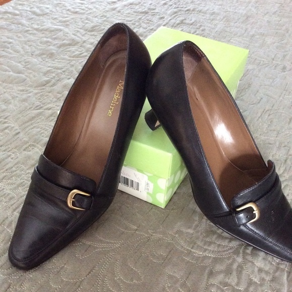 Ladies Shoes - Picture 1 of 6